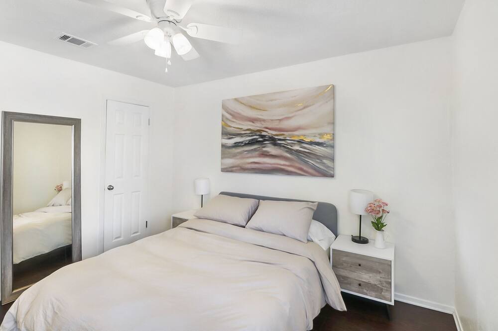 Photo of Bedroom in Fairmount