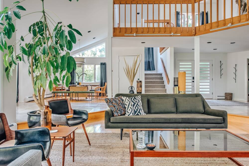 Photo of Livingroom in East Moriches