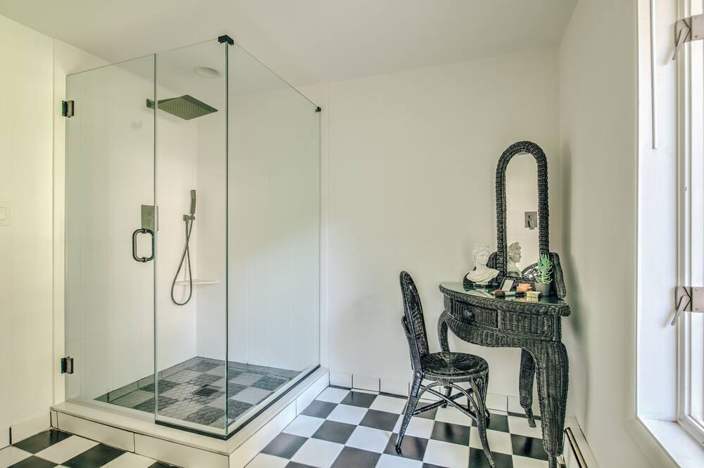 Photo of Bedroom in East Moriches