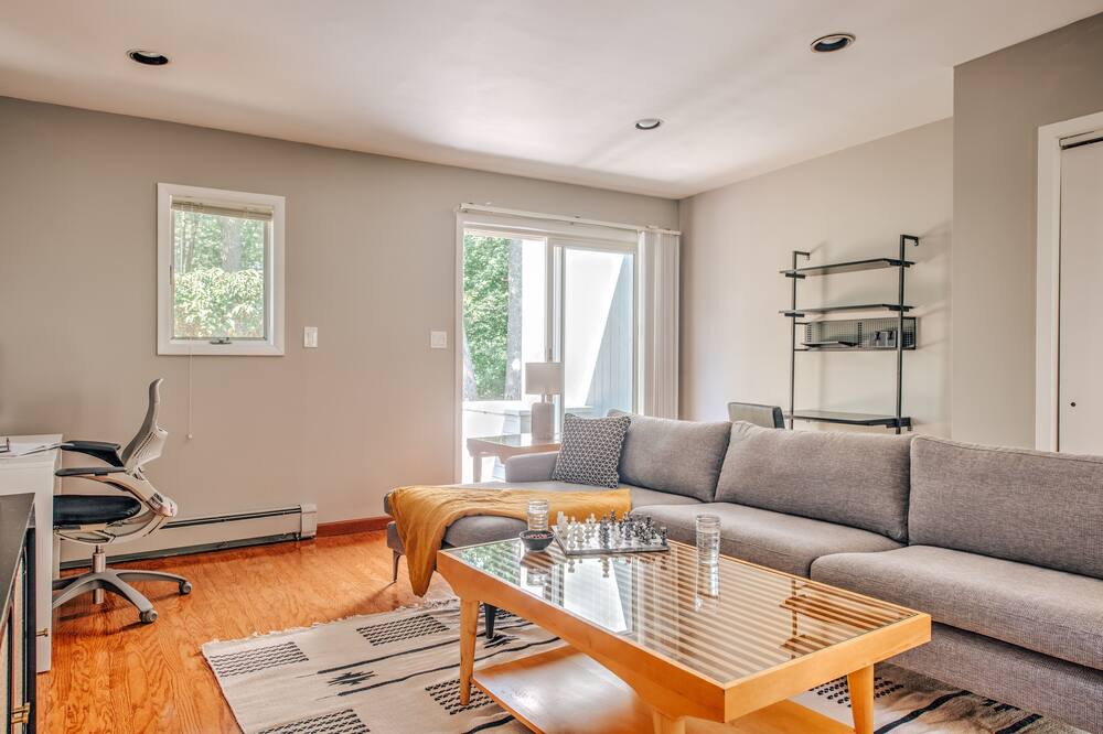 Photo of Livingroom in East Moriches