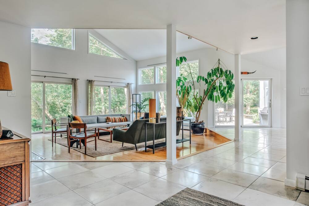 Photo of Livingroom in East Moriches