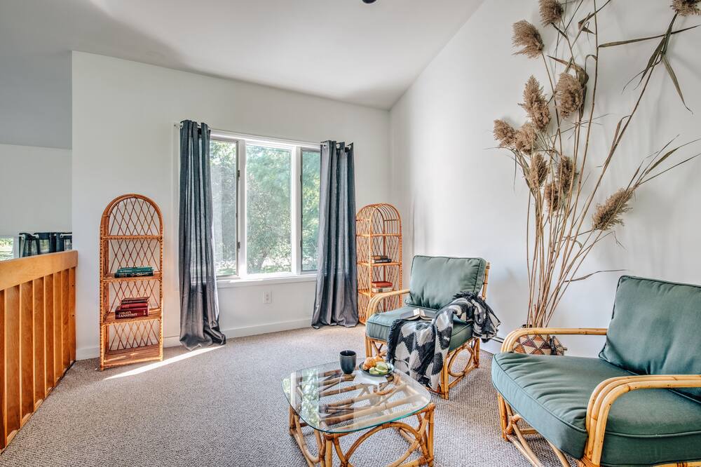 Photo of Livingroom in East Moriches