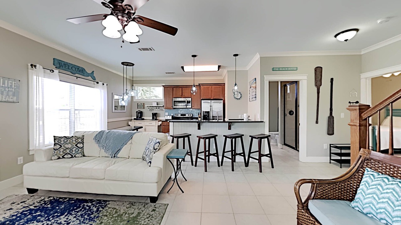 Photo of Patio Balcony in Avalon Beach Estates