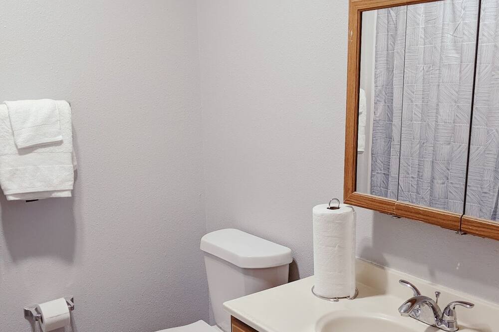 Photo of Bathroom in Highland Historic District