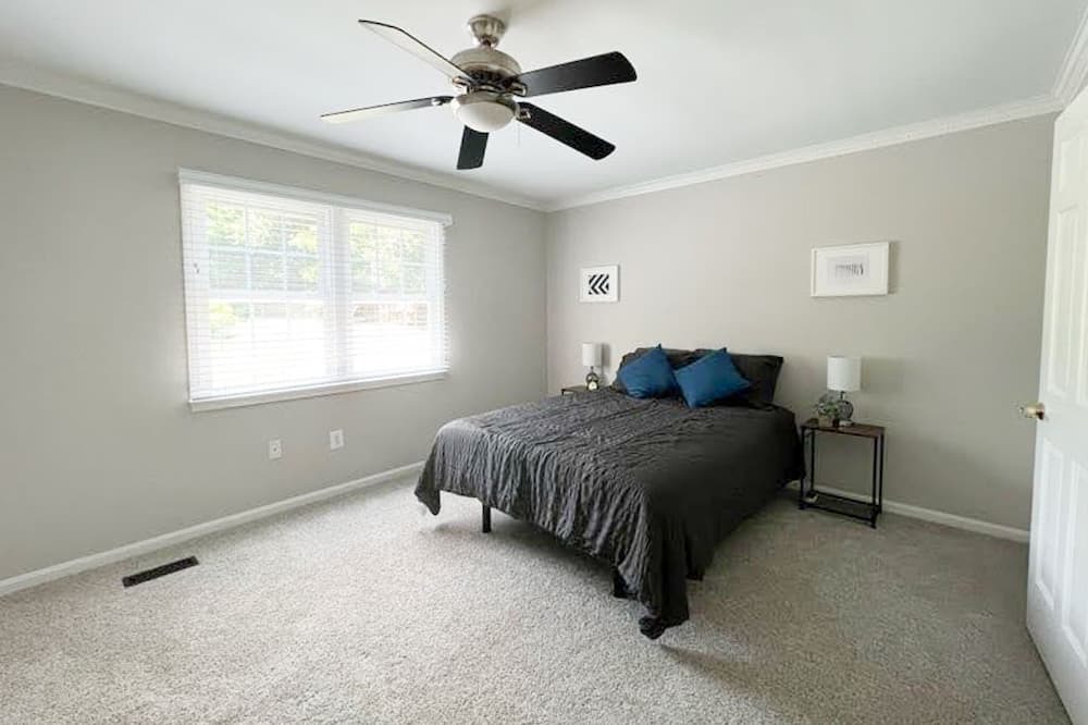 Photo of Bedroom in Tysons