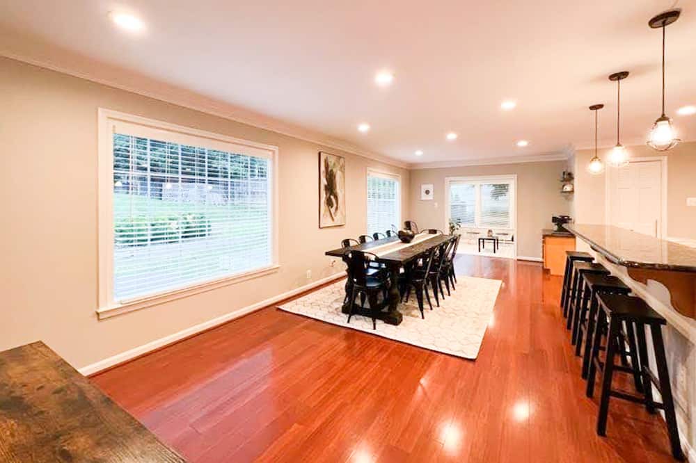 Photo of Others in Tysons