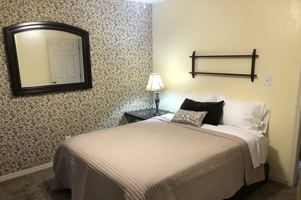 Photo of Bedroom in Thonotosassa