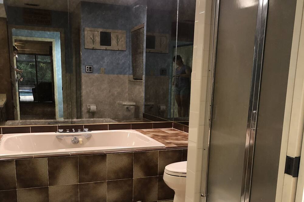 Photo of Bathroom in Thonotosassa