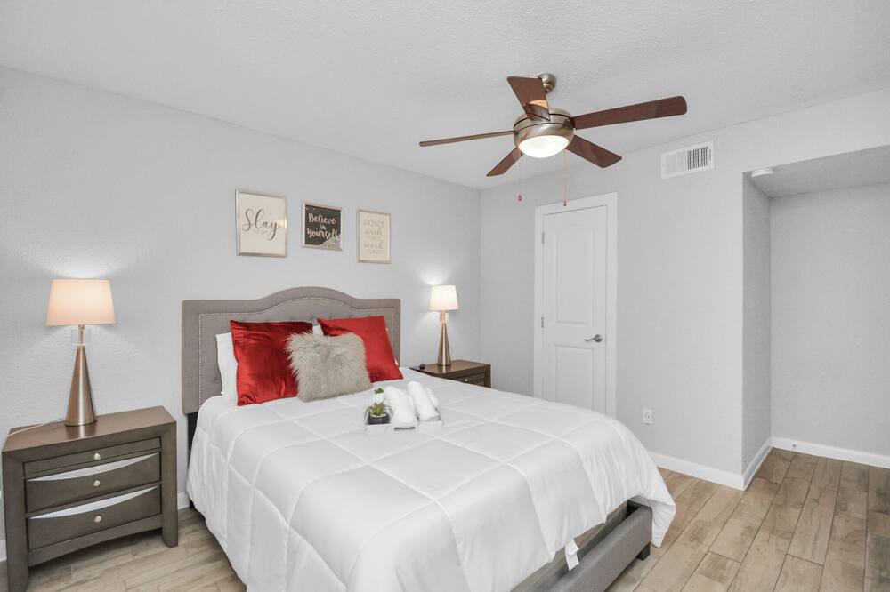 Photo of Bedroom in Brookhollow