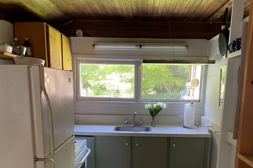 Photo of Kitchen in Colpoys Bay