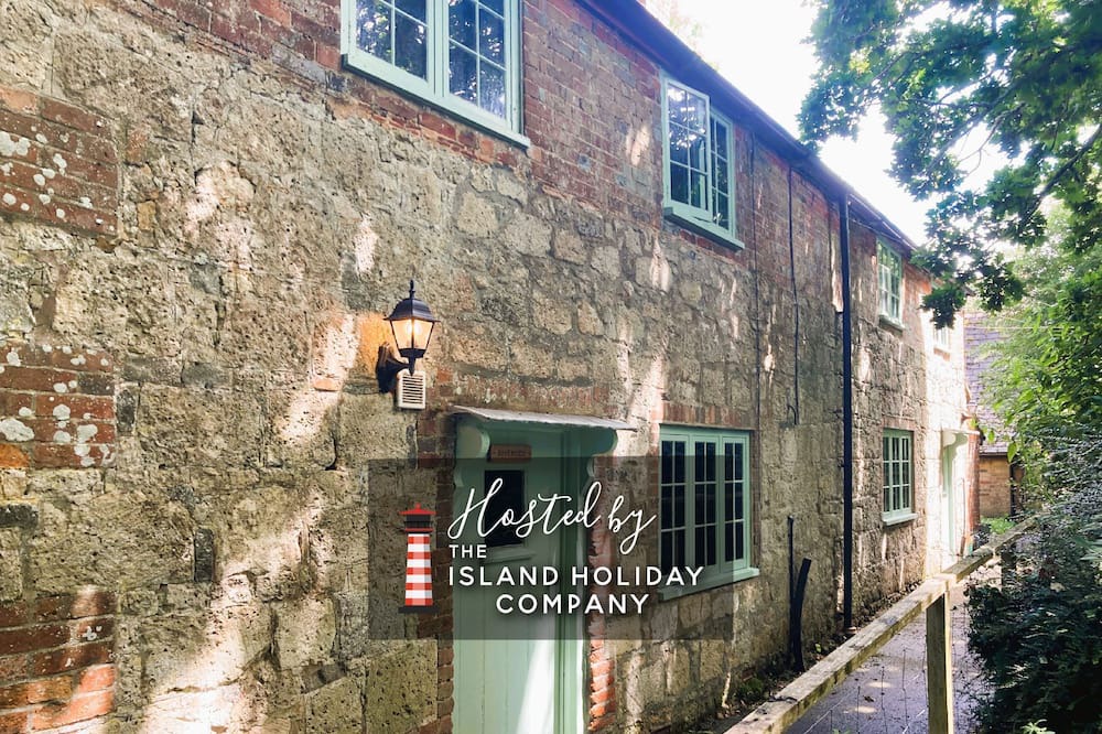 Photo of Outdoor in Mottistone