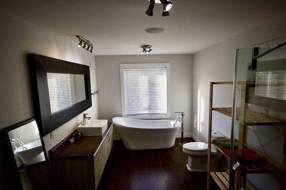 Photo of Bathroom in North Hatley