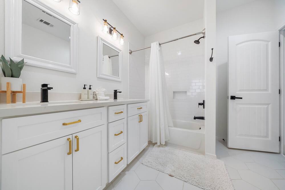 Photo of Bathroom in Crystal Beach