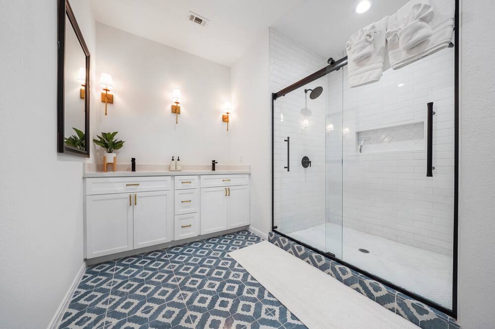 Photo of Bathroom in Crystal Beach