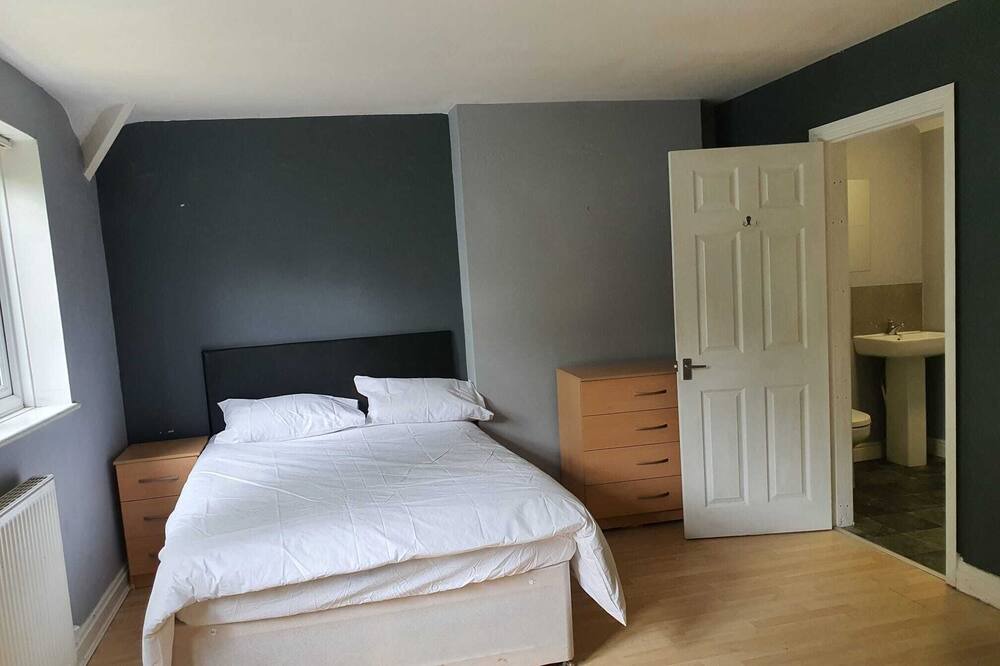 Photo of Bedroom in Halesowen
