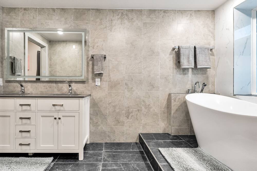 Photo of Bathroom in Shearer Hills - Ridgeview