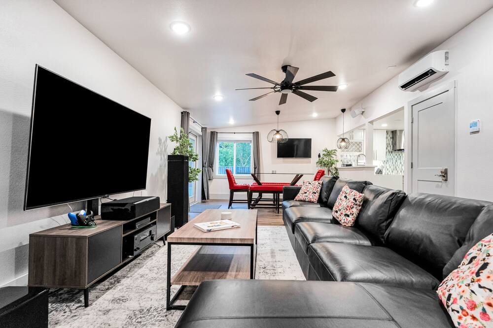 Photo of Livingroom in Shearer Hills - Ridgeview