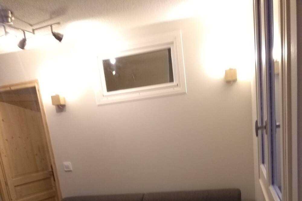 Photo of Livingroom in Genos