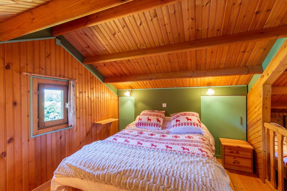 Photo of Bedroom in Pugny-Chatenod