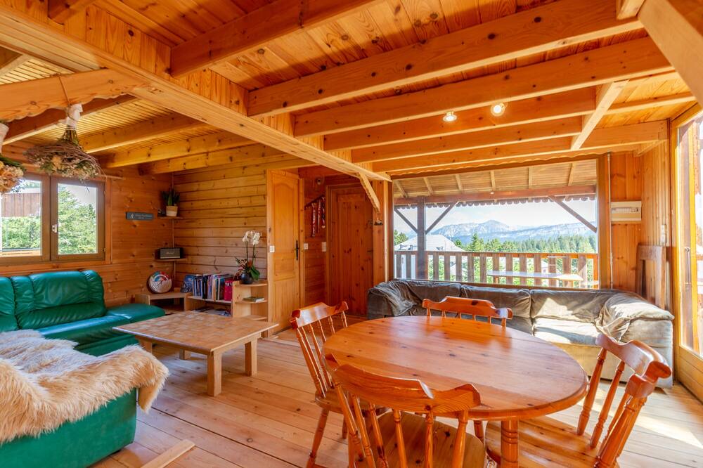 Photo of Livingroom in Pugny-Chatenod
