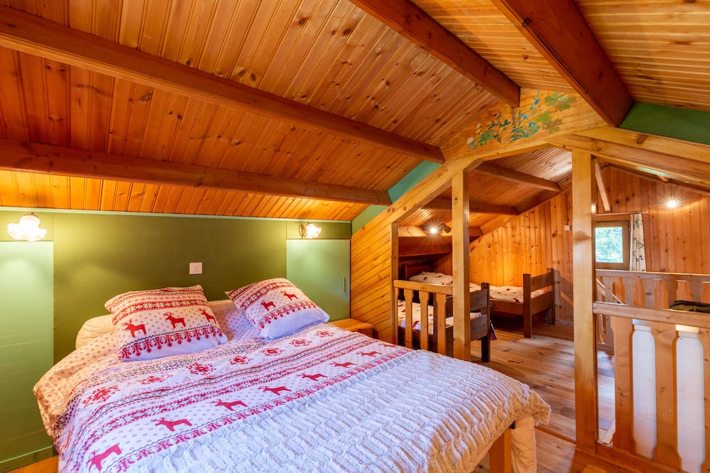 Photo of Bedroom in Pugny-Chatenod