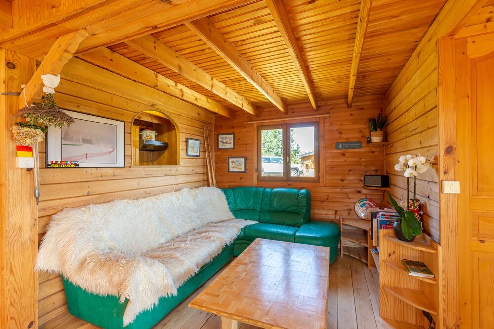 Photo of Livingroom in Pugny-Chatenod