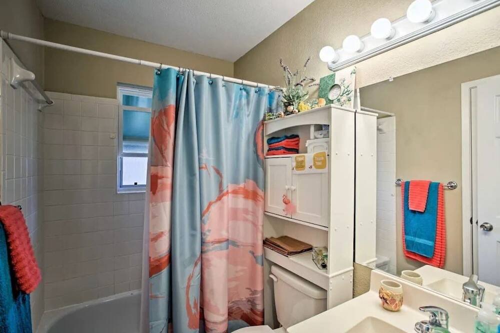 Photo of Bedroom in Gun Barrel City