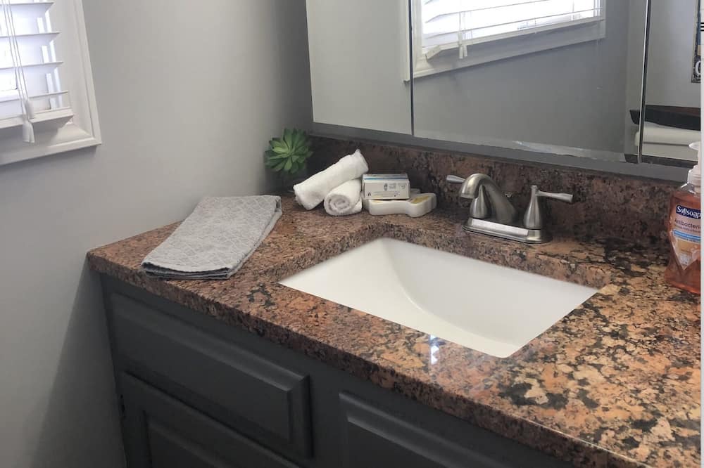 Photo of Bathroom in Syracuse