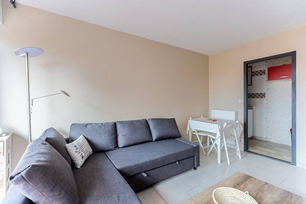 Photo of Livingroom in Nansouty-Saint-Genes