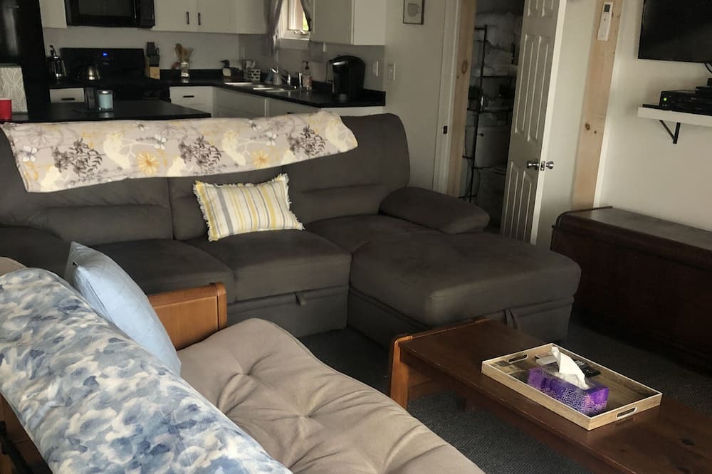 Photo of Livingroom in Eddington