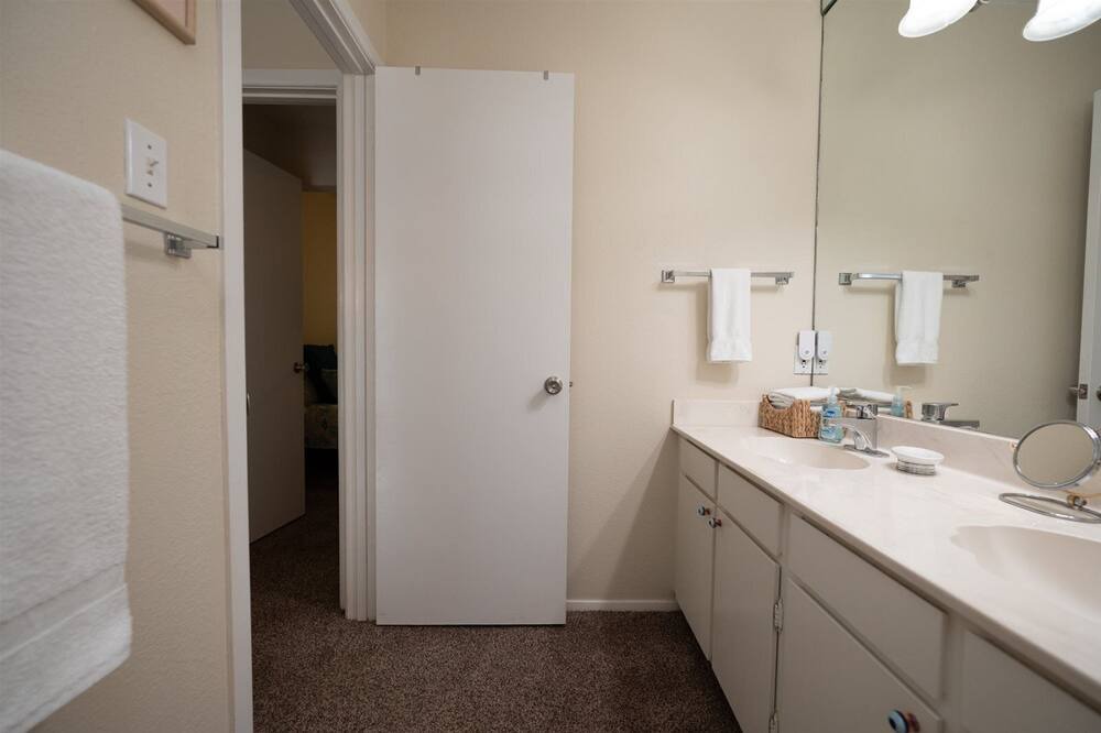 Photo of Bathroom in Sailhouse