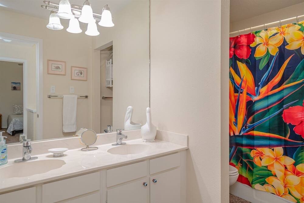 Photo of Bathroom in Sailhouse
