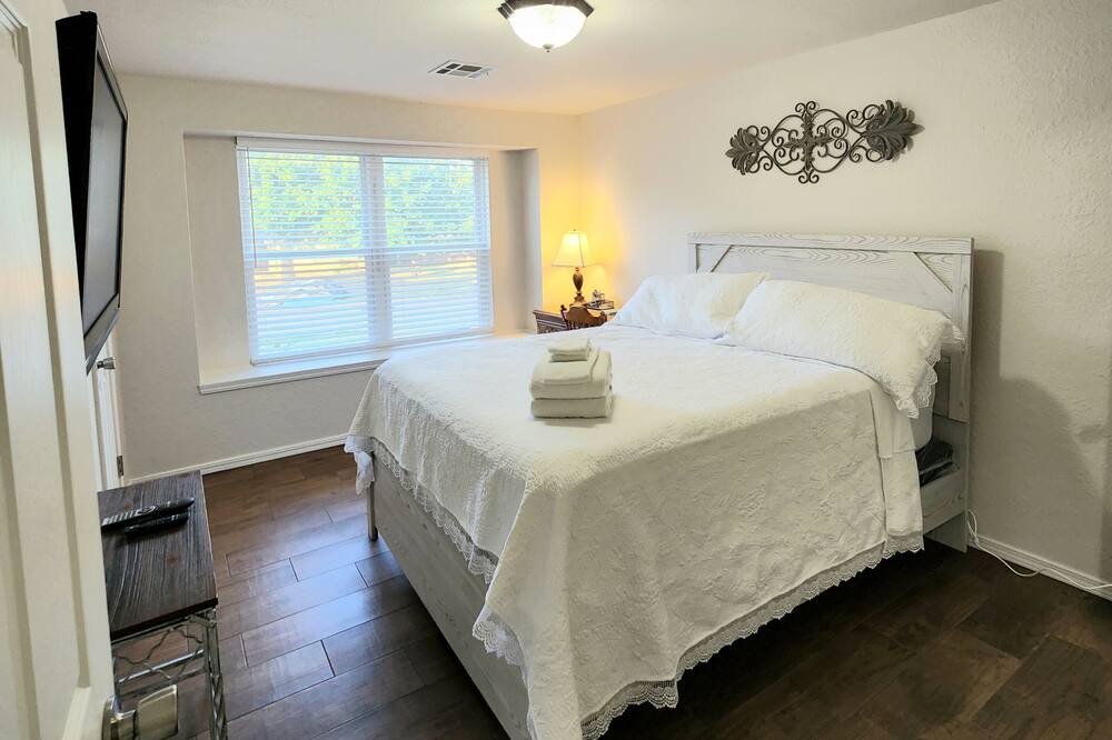 Photo of Bedroom in Moore