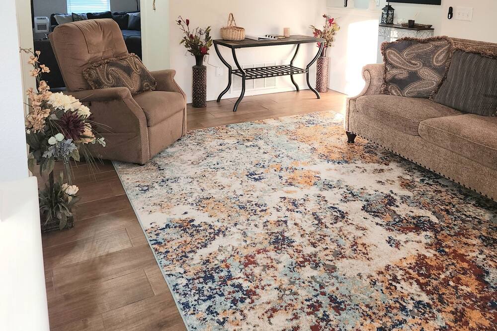 Photo of Livingroom in Moore
