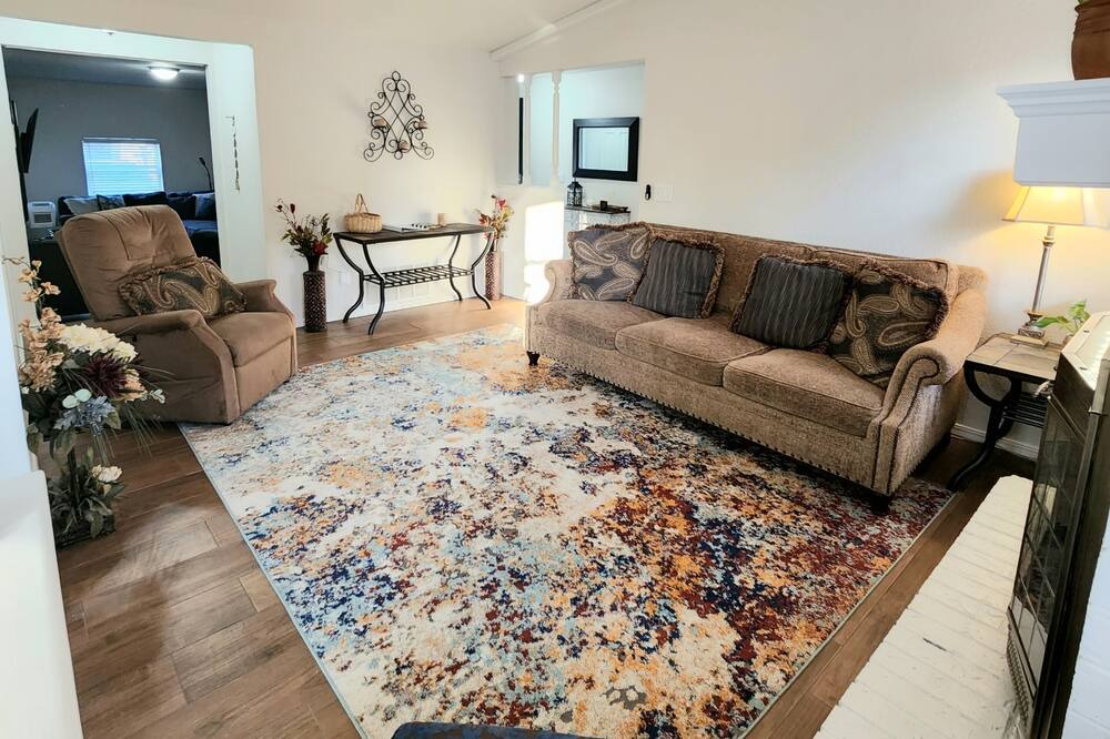 Photo of Livingroom in Moore
