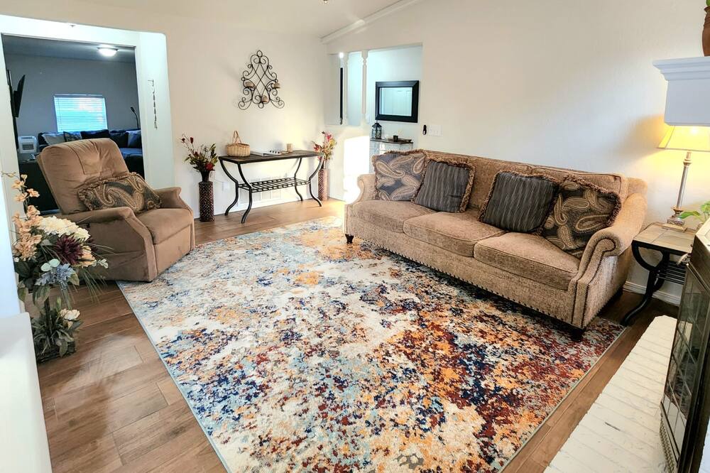 Photo of Livingroom in Moore