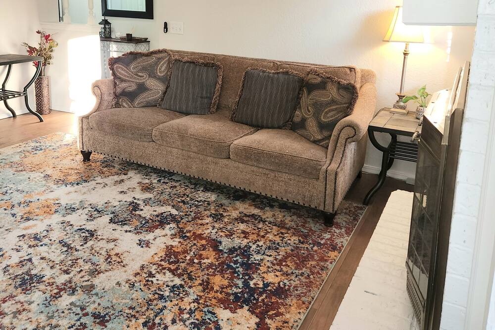 Photo of Livingroom in Moore
