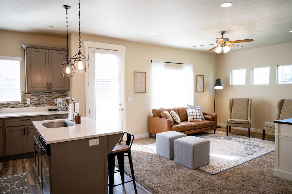 Photo of Livingroom in Herriman