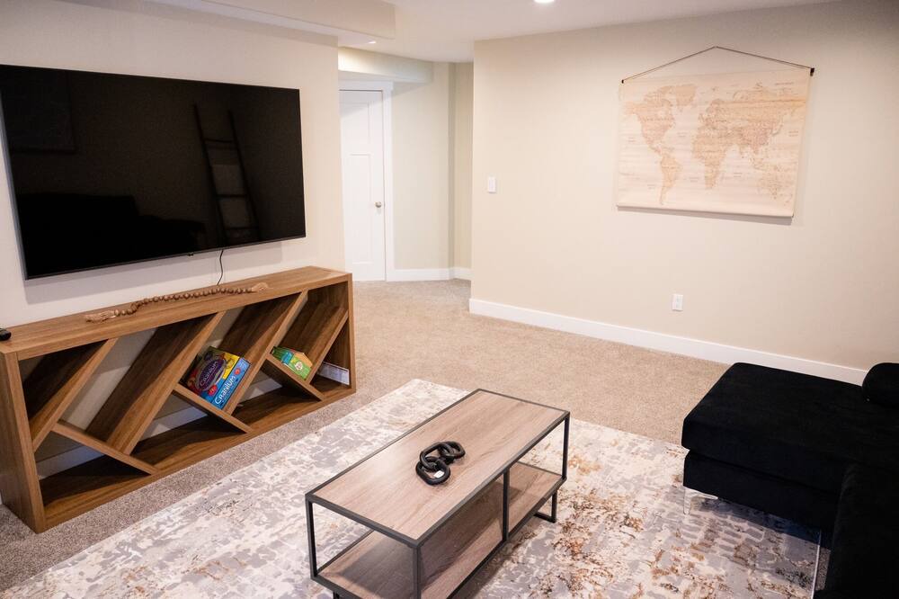 Photo of Livingroom in Herriman