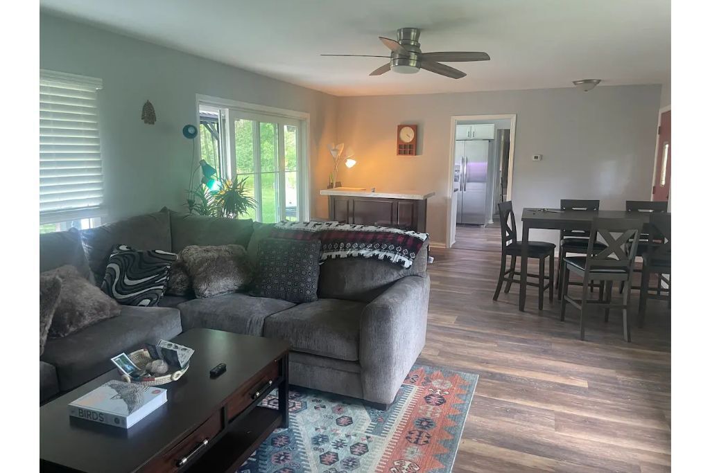 Photo of Livingroom in Highland Hills