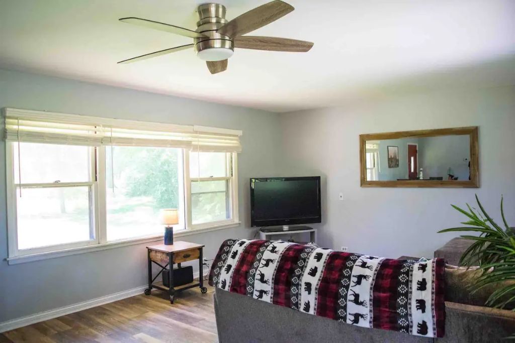 Photo of Livingroom in Highland Hills