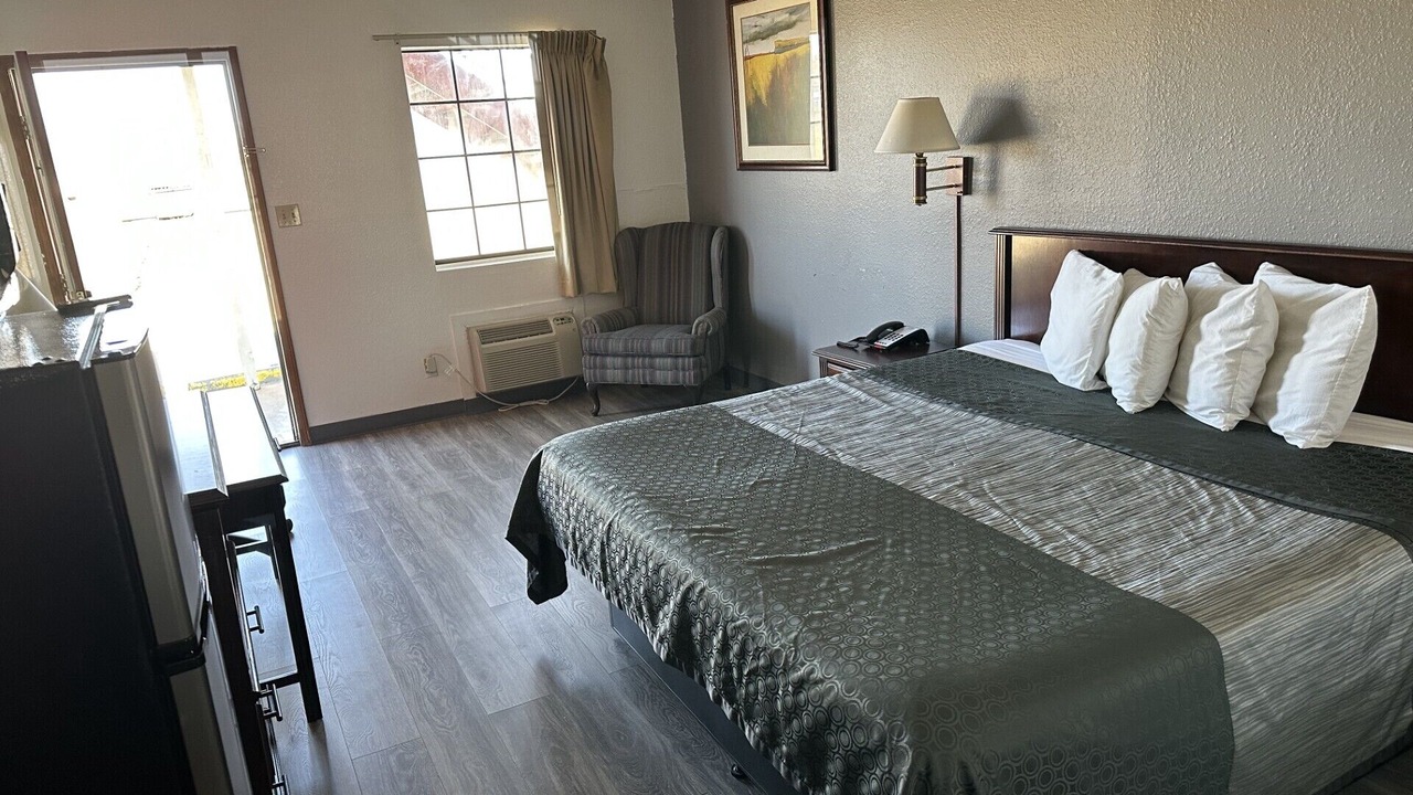 Photo of Bedroom in Waldron