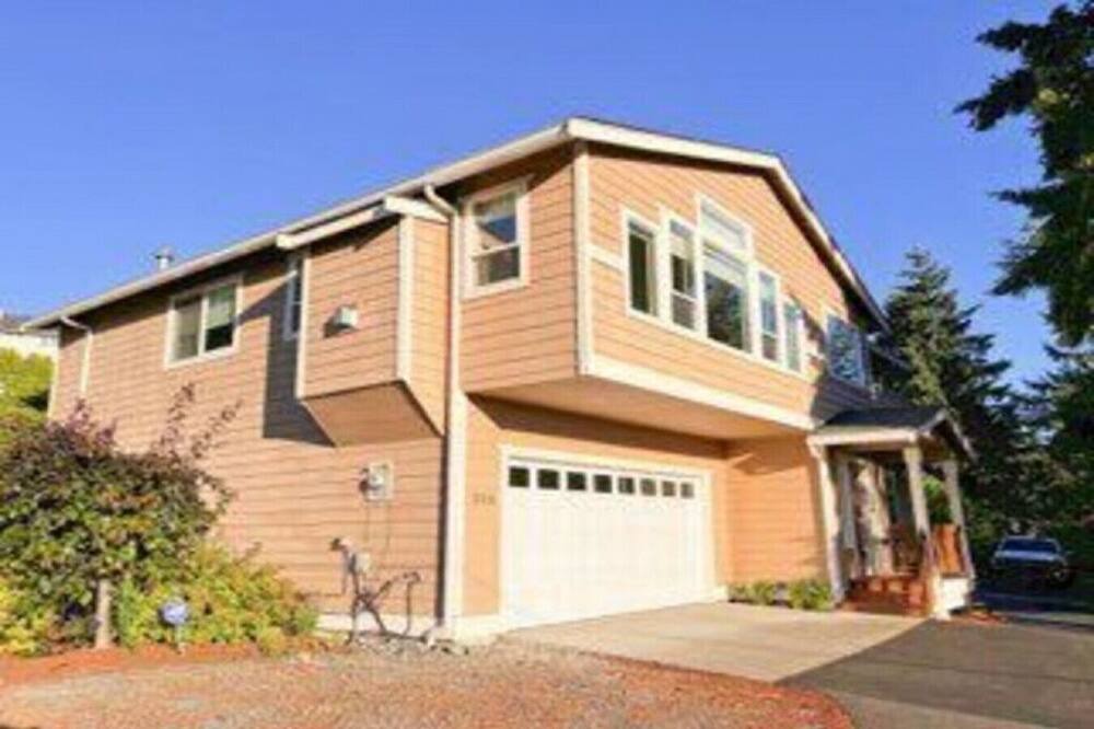 Photo of Others in Renton