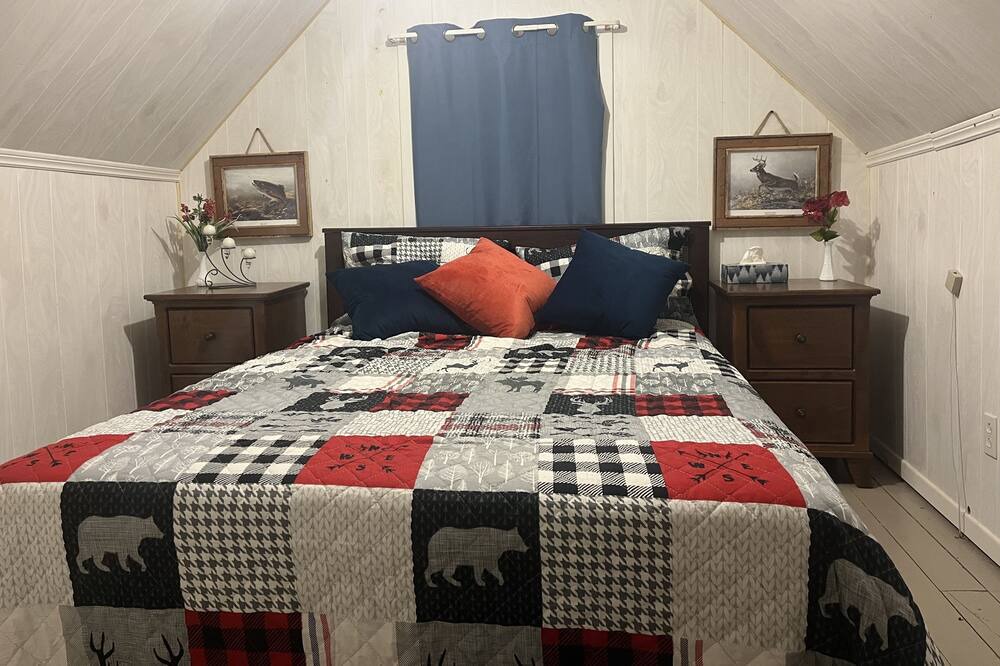 Photo of Bedroom in Smooth Rock Falls
