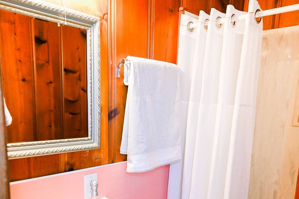Photo of Bathroom in Camdenton