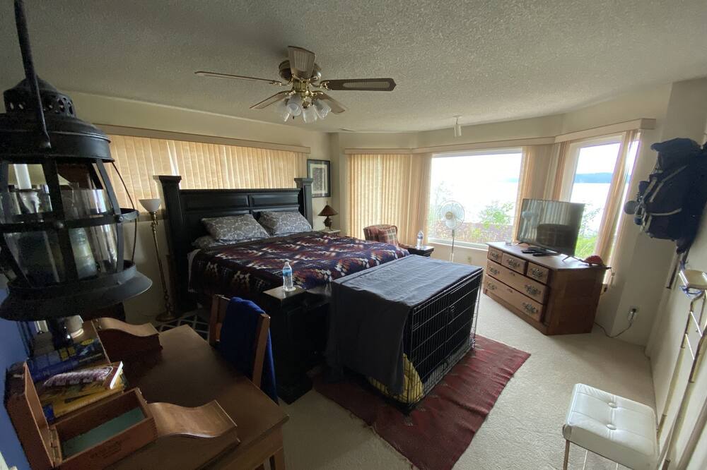 Photo of Bedroom in Brinnon