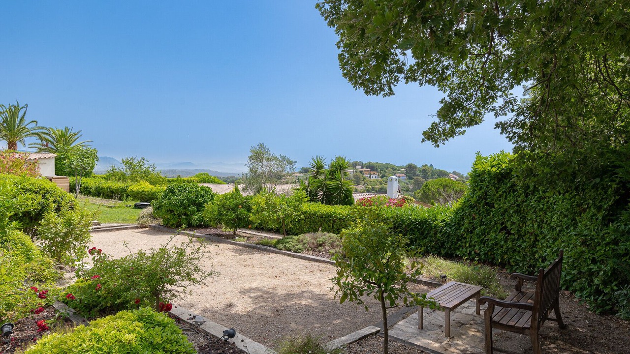 Photo of Outdoor in Le Rouret