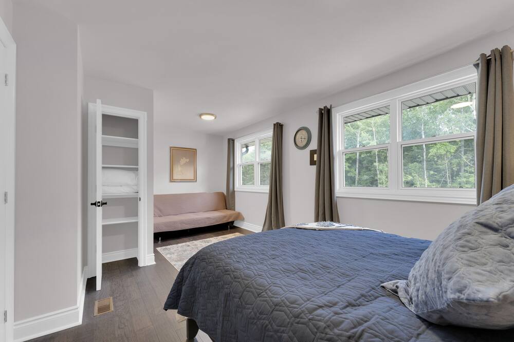 Photo of Bedroom in Scugog