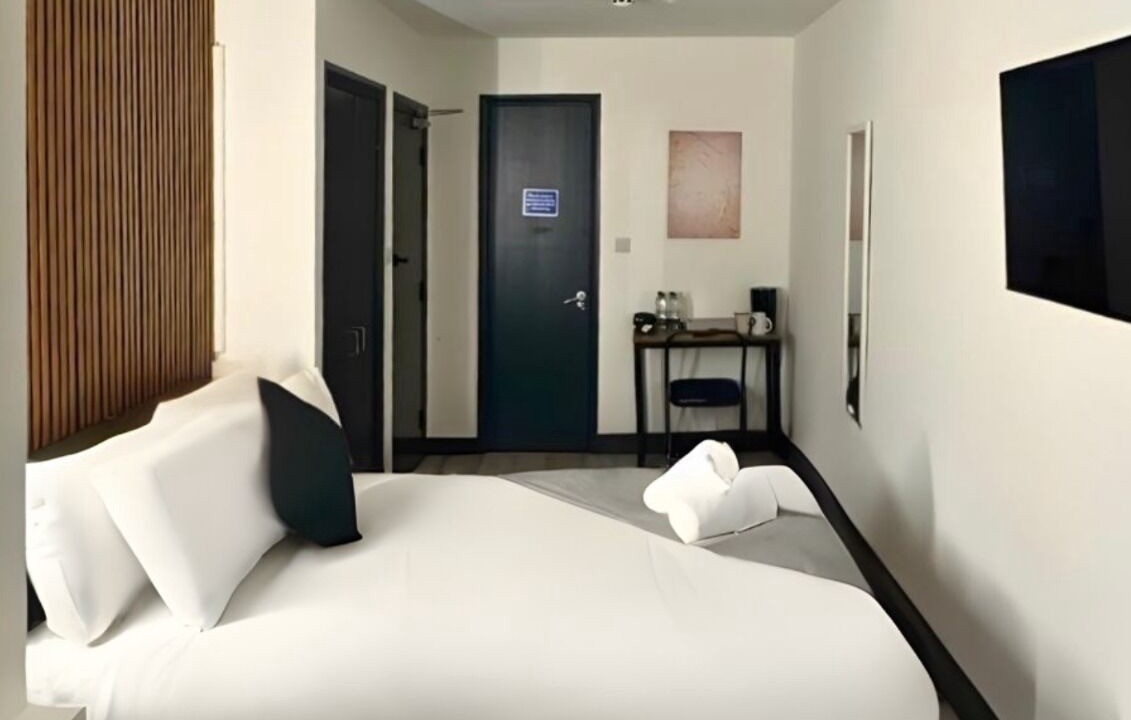 Photo of Bedroom in Earl's Court