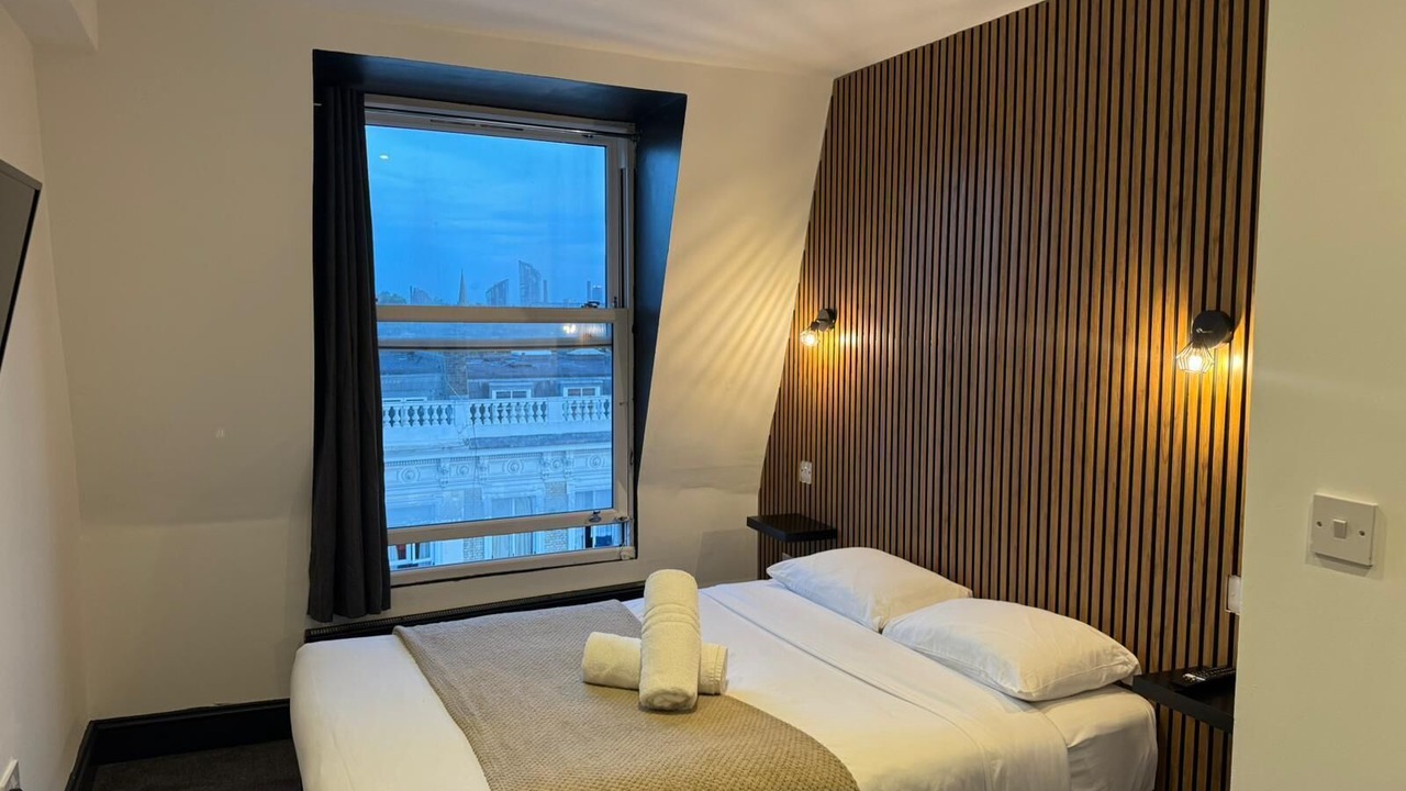 Photo of Bedroom in Earl's Court